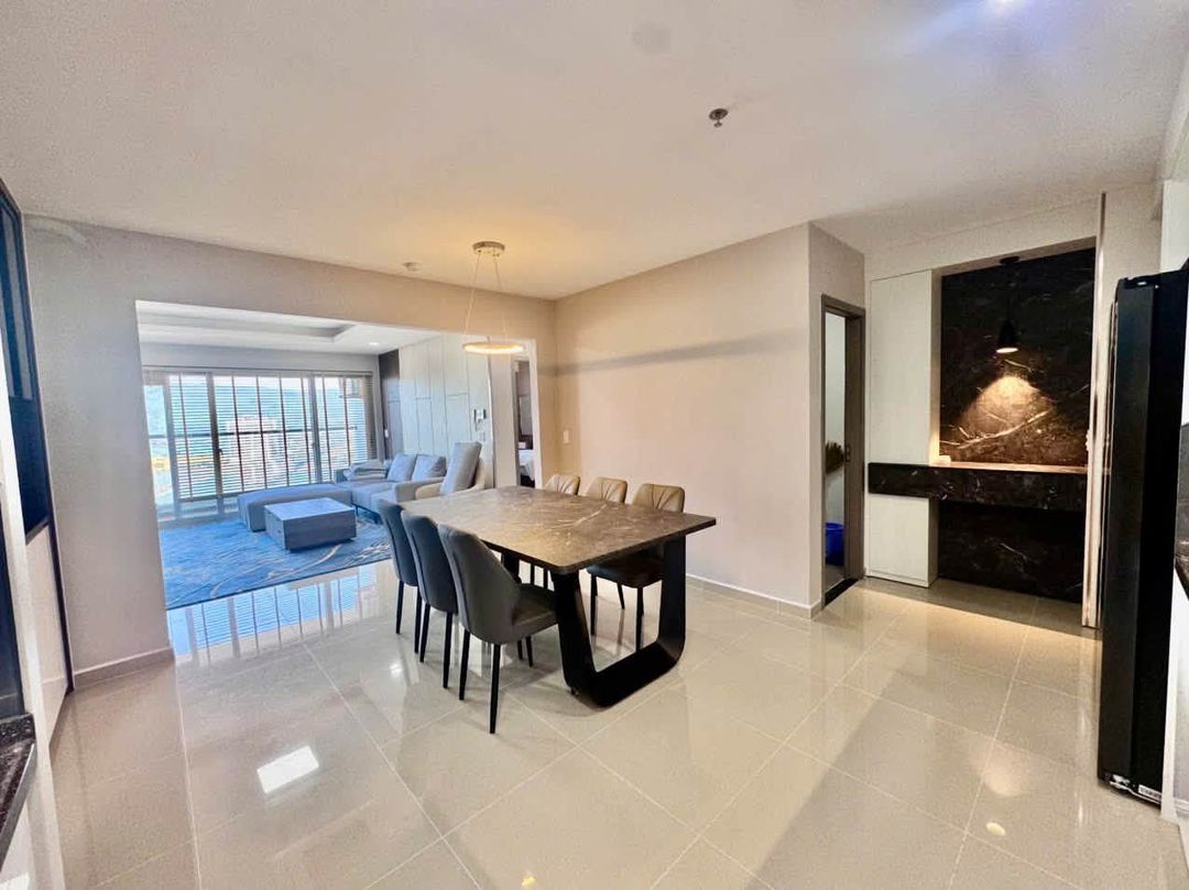Квартира с 3 спальнями в Blooming Tower, Дананг — $2,004/мес, фото 1