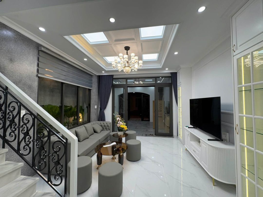 Комната с 4 спальнями в Nguyen Tat Thanh, Дананг — $1,349/мес, фото 1